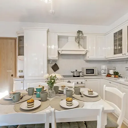 Riva's Garden - Happy Apartment