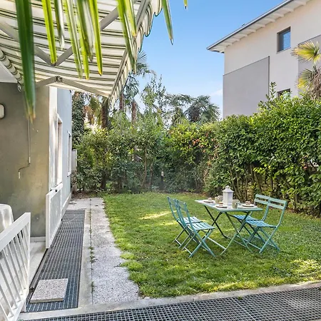 Apartment Riva's Garden - Happy